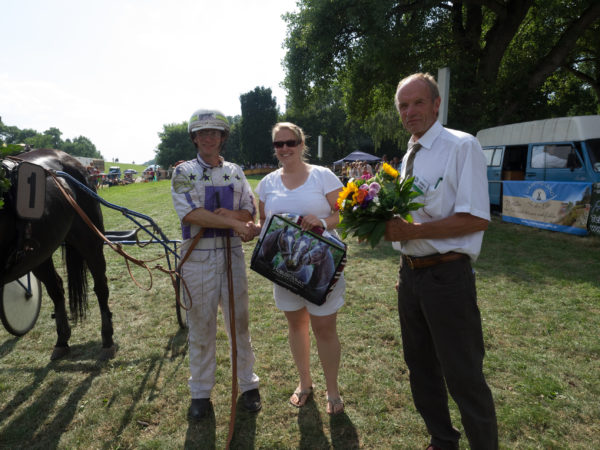 Günther Port und Sponsor Rudolf Sievers mit Gotika (Jochen Holzschuh, Besitzer: Frank Boenke )